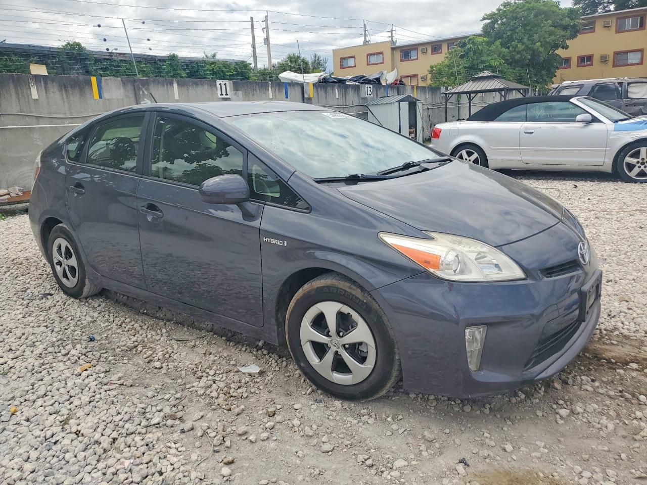 2012 Toyota Prius Three - Фото 4
