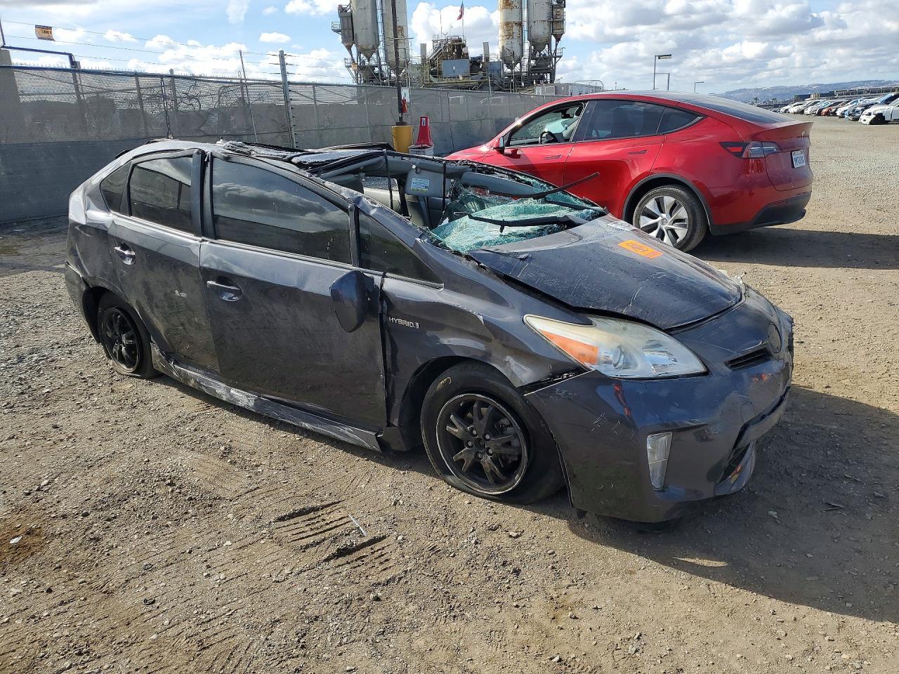 2013 Toyota Prius Four - Фото 4