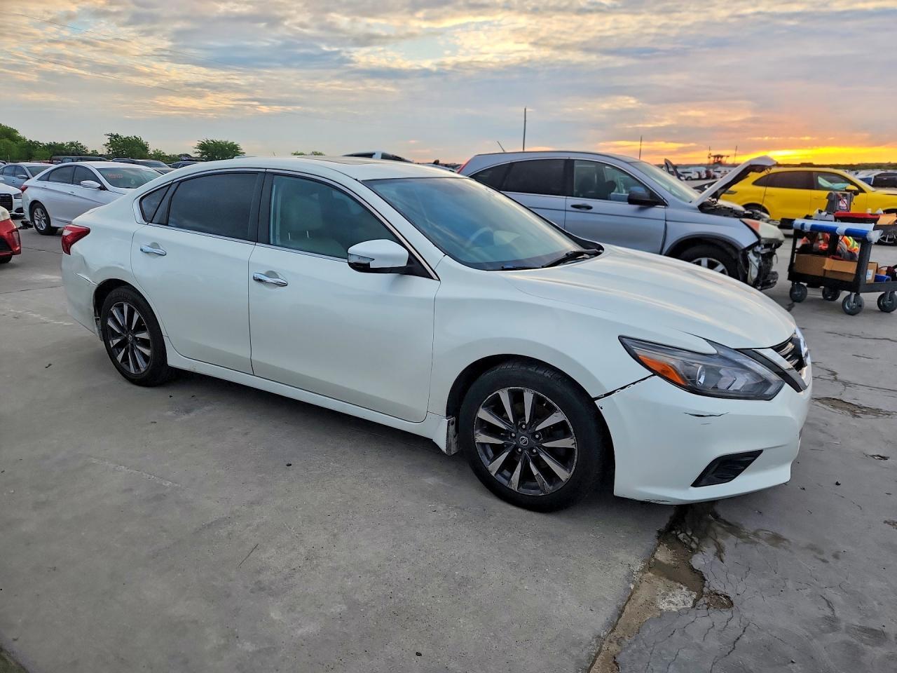 2017 Nissan Altima 2.5 Sl - Image 4