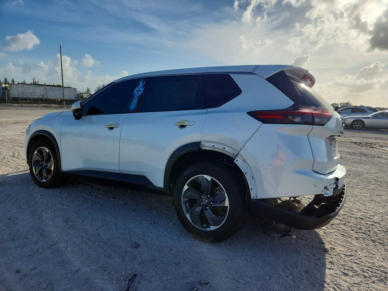 2024 Nissan Rogue Sv - Image 2
