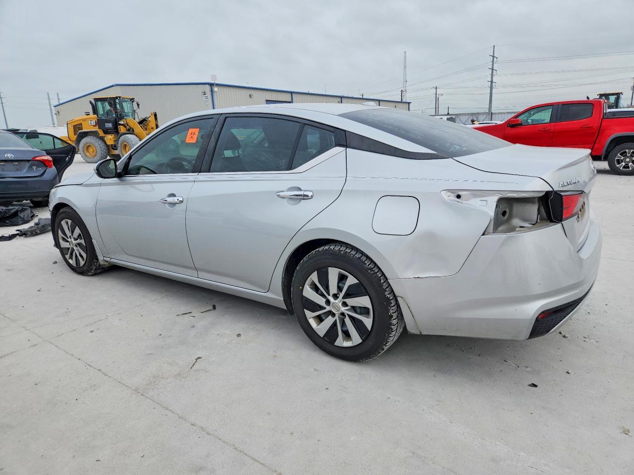 2020 Nissan Altima S - Фото 2