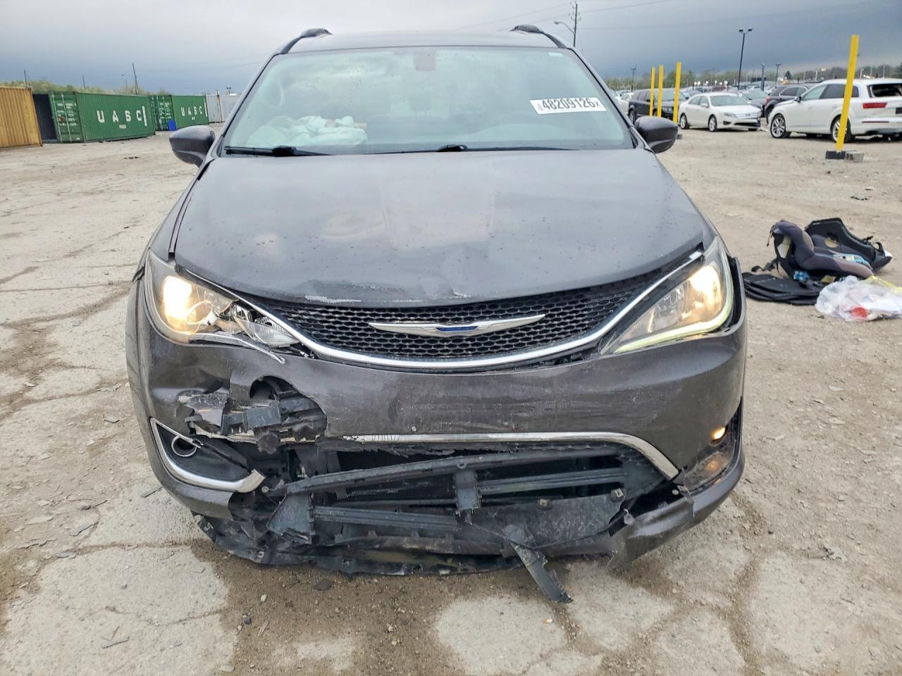 2017 Chrysler Pacifica Touring L - Фото 5