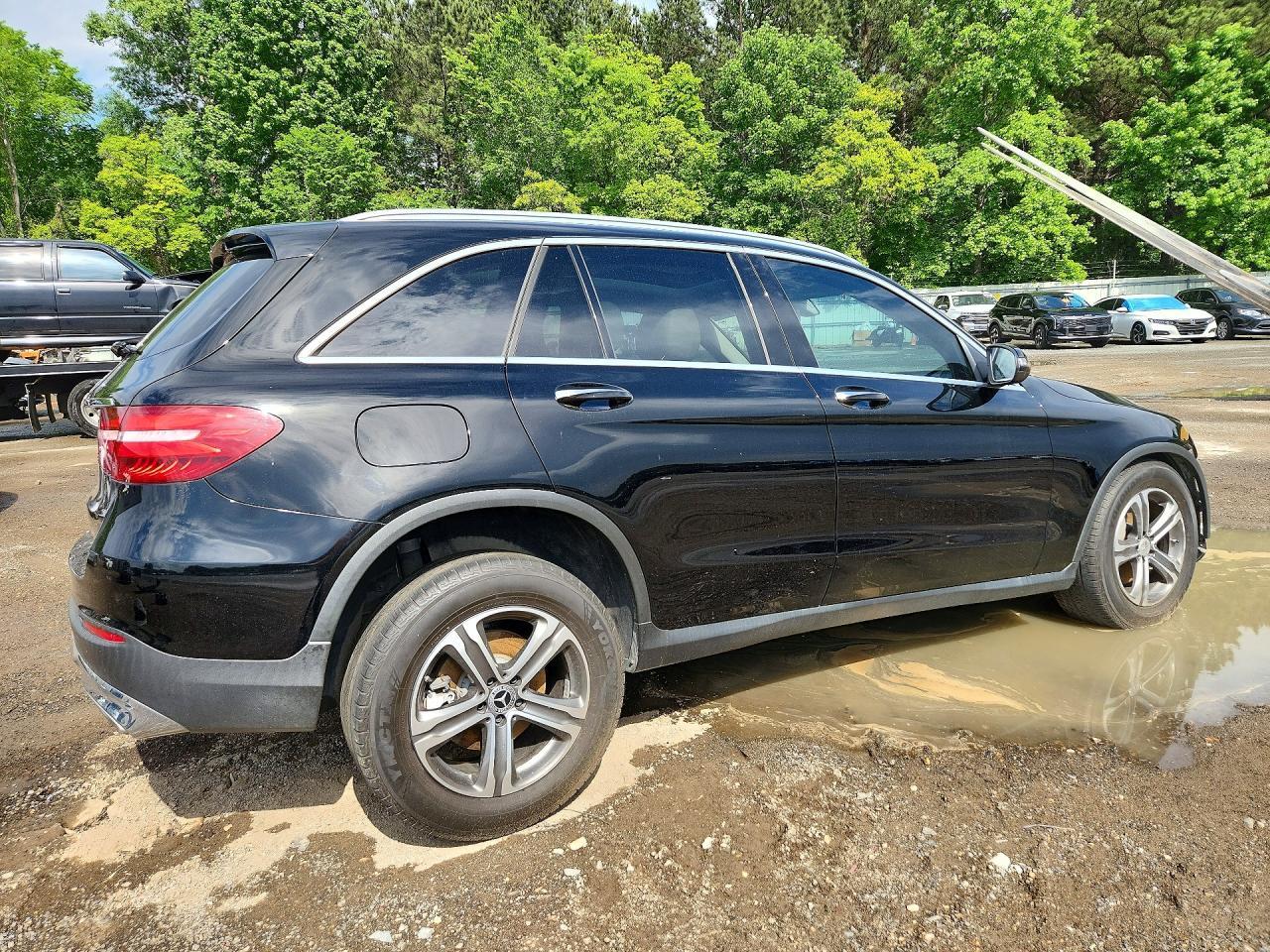 2019 Mercedes-Benz Glc 300 - Image 3