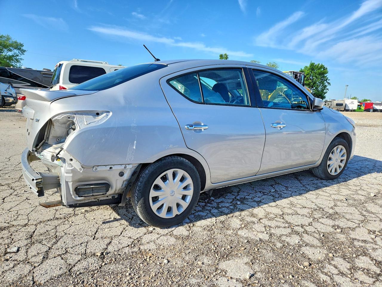 2019 Niss Versa Sv - Image 3