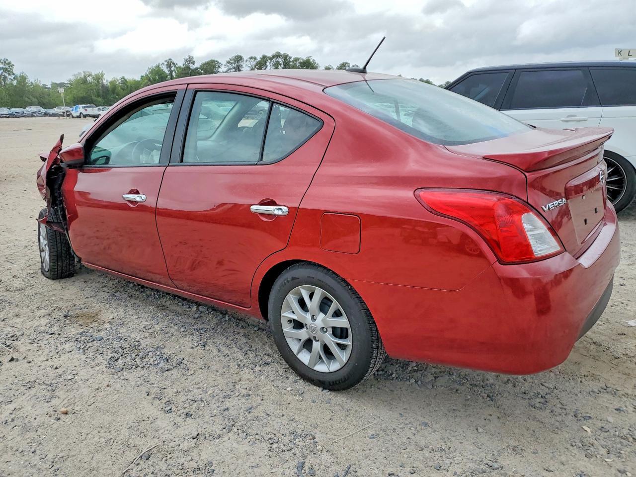2017 Nissan Versa 1.6 S - Фото 2