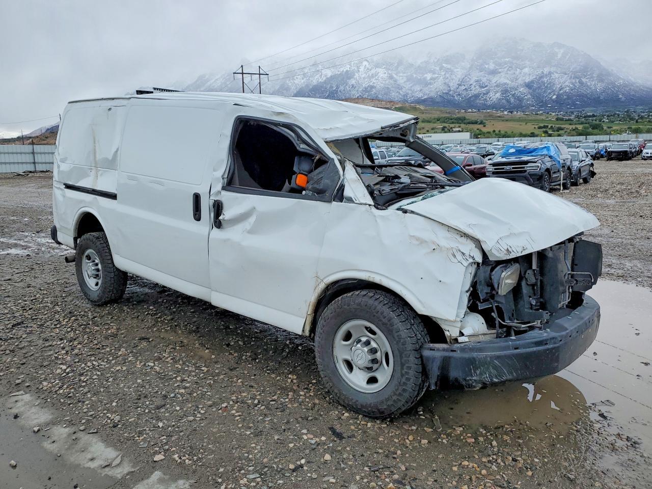 2015 Chevrolet Express 2500 Cargo Delivery Van - Фото 4