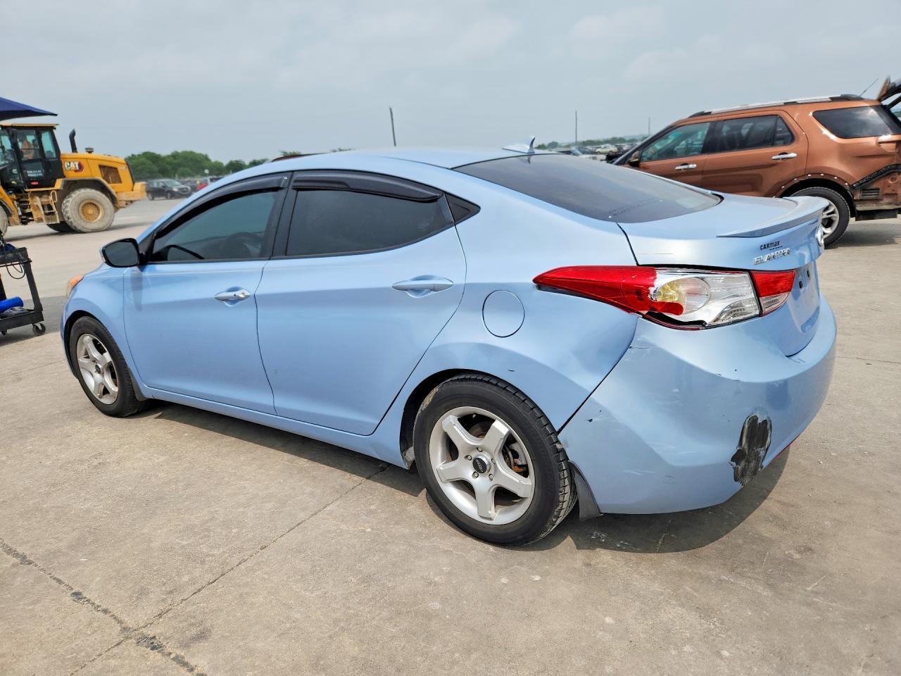 2013 Hyundai Elantra Limited - Image 2