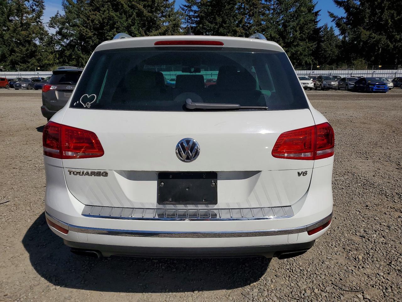 2015 Volkswagen Touareg V6 - Image 6