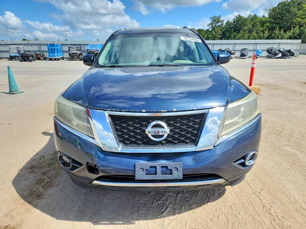 2013 Nissan Pathfinder S - Image 5