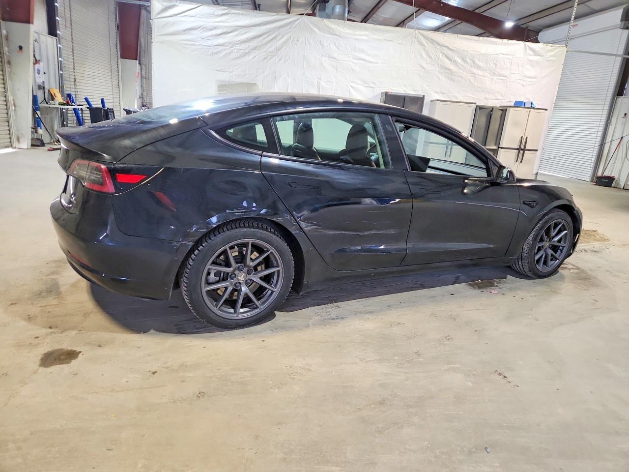 2021 Tesla Model 3 - Фото 3