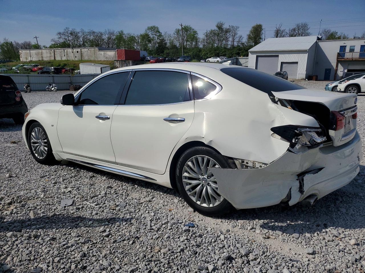 2015 Infiniti Q70L 3.7 - Image 2