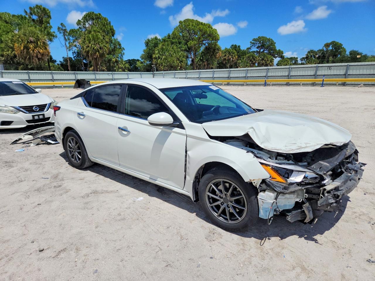 2020 Nissan Altima S - Image 4
