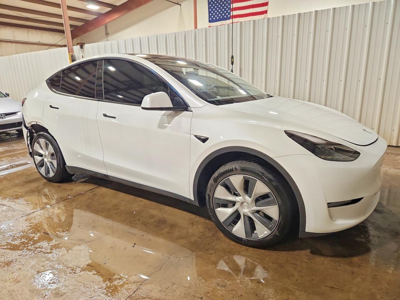 2023 Tesla Model Y - Image 4