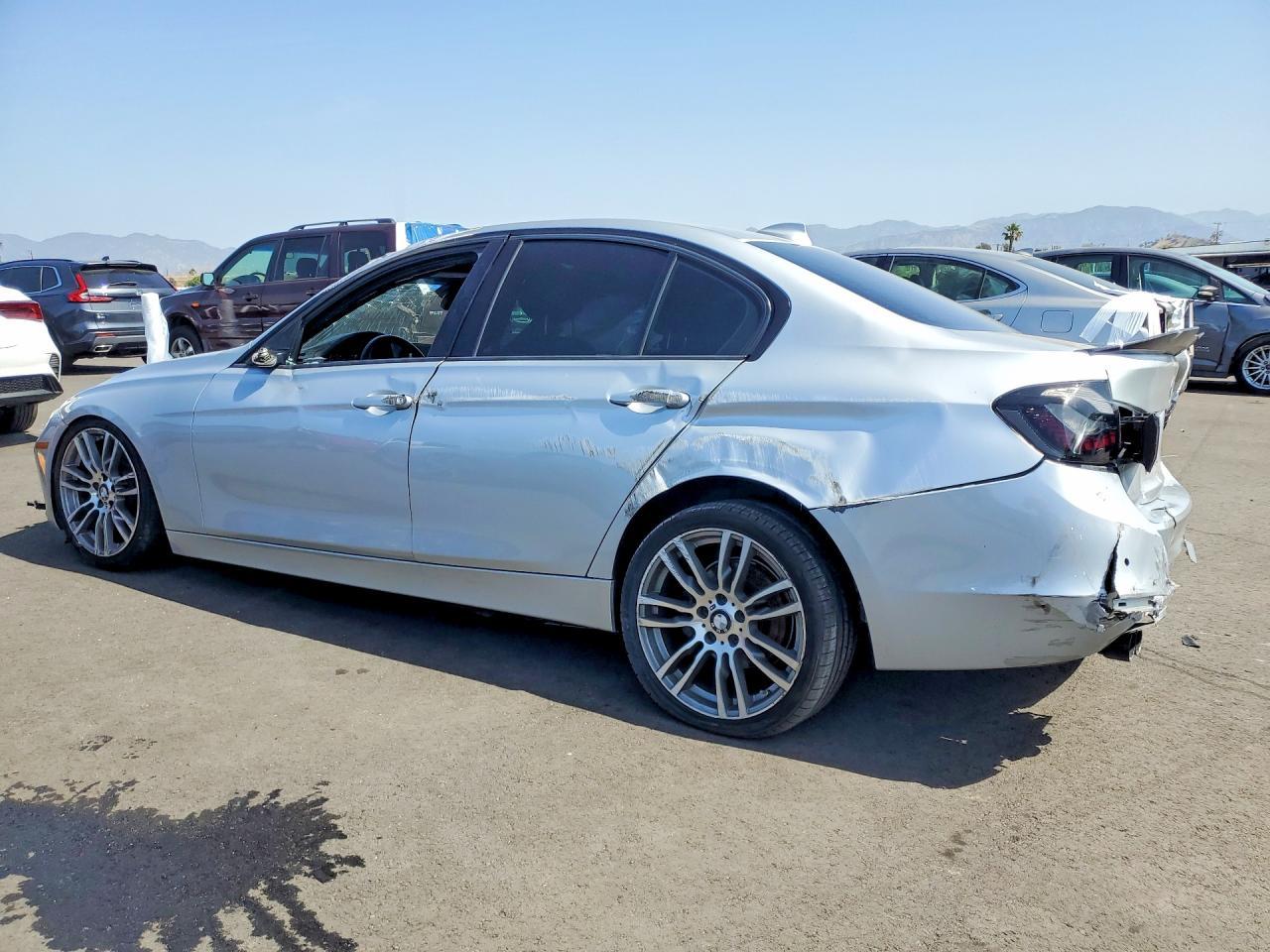 2013 BMW 328 I - Фото 2