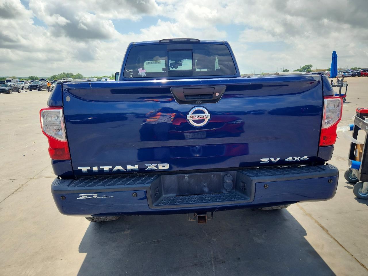 2017 Nissan Titan Xd Sv - Фото 6