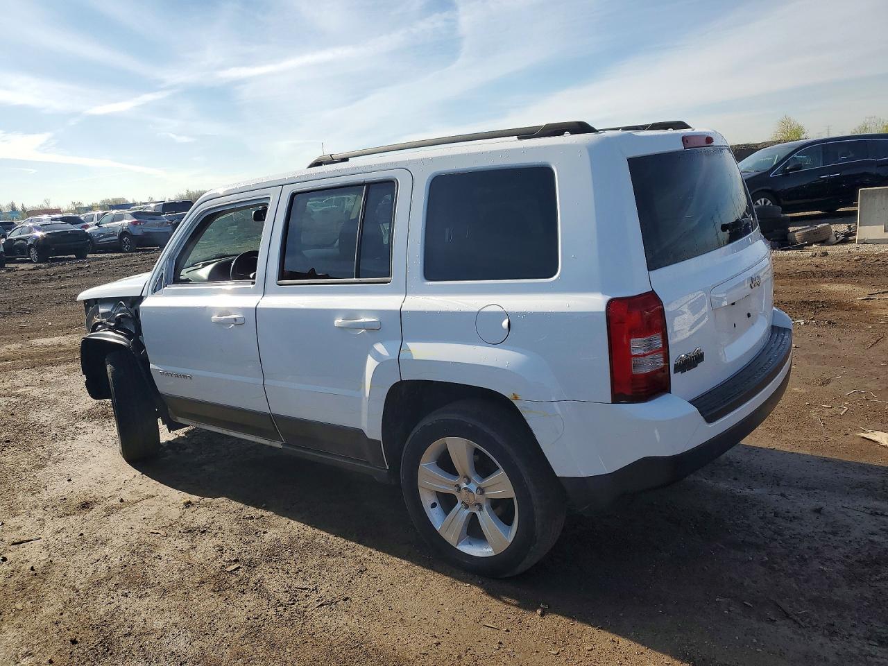 2014 Jeep Patriot Latitude - Фото 2