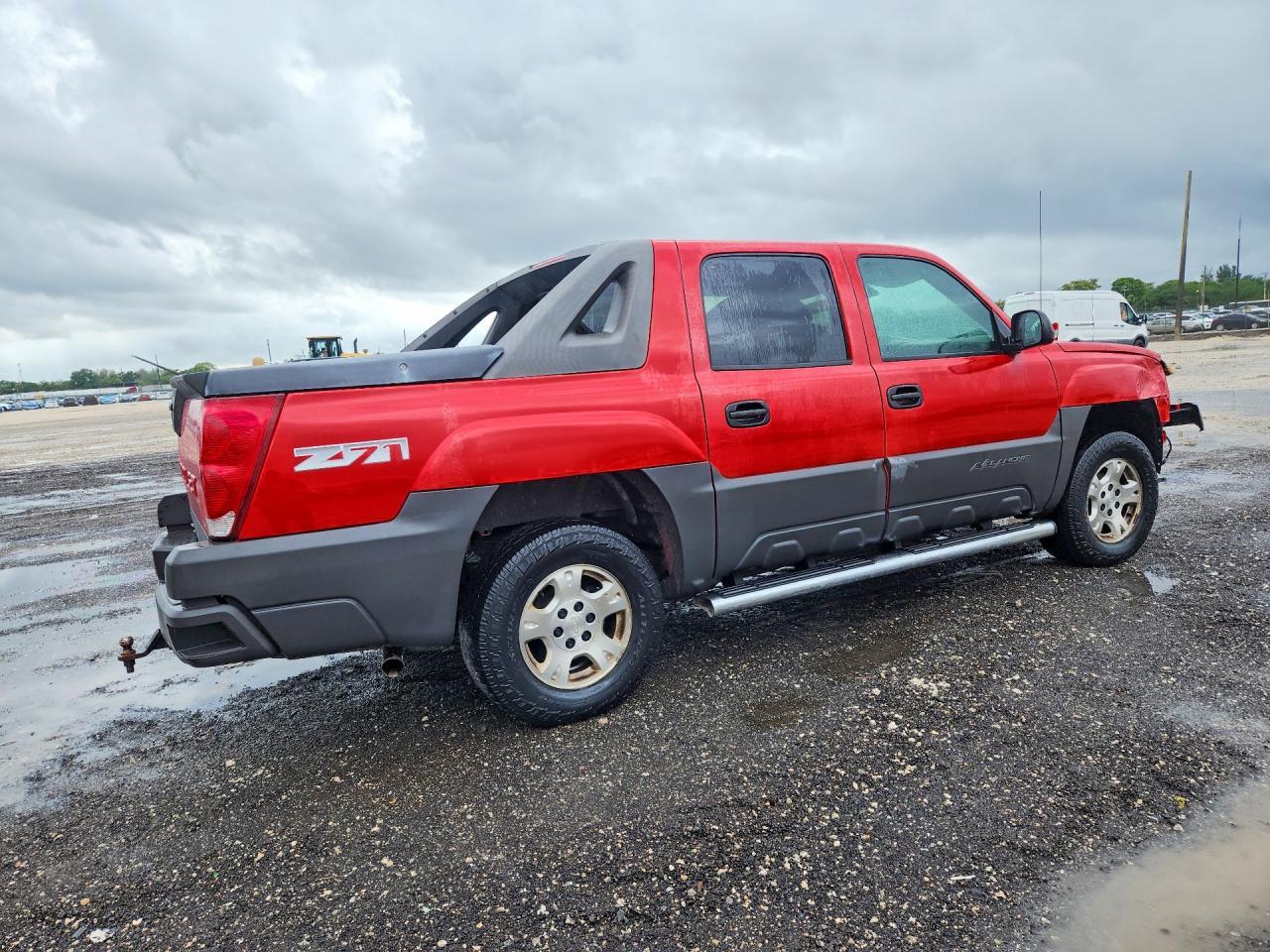 2005 Chevrolet Avalanche Ls - Image 3