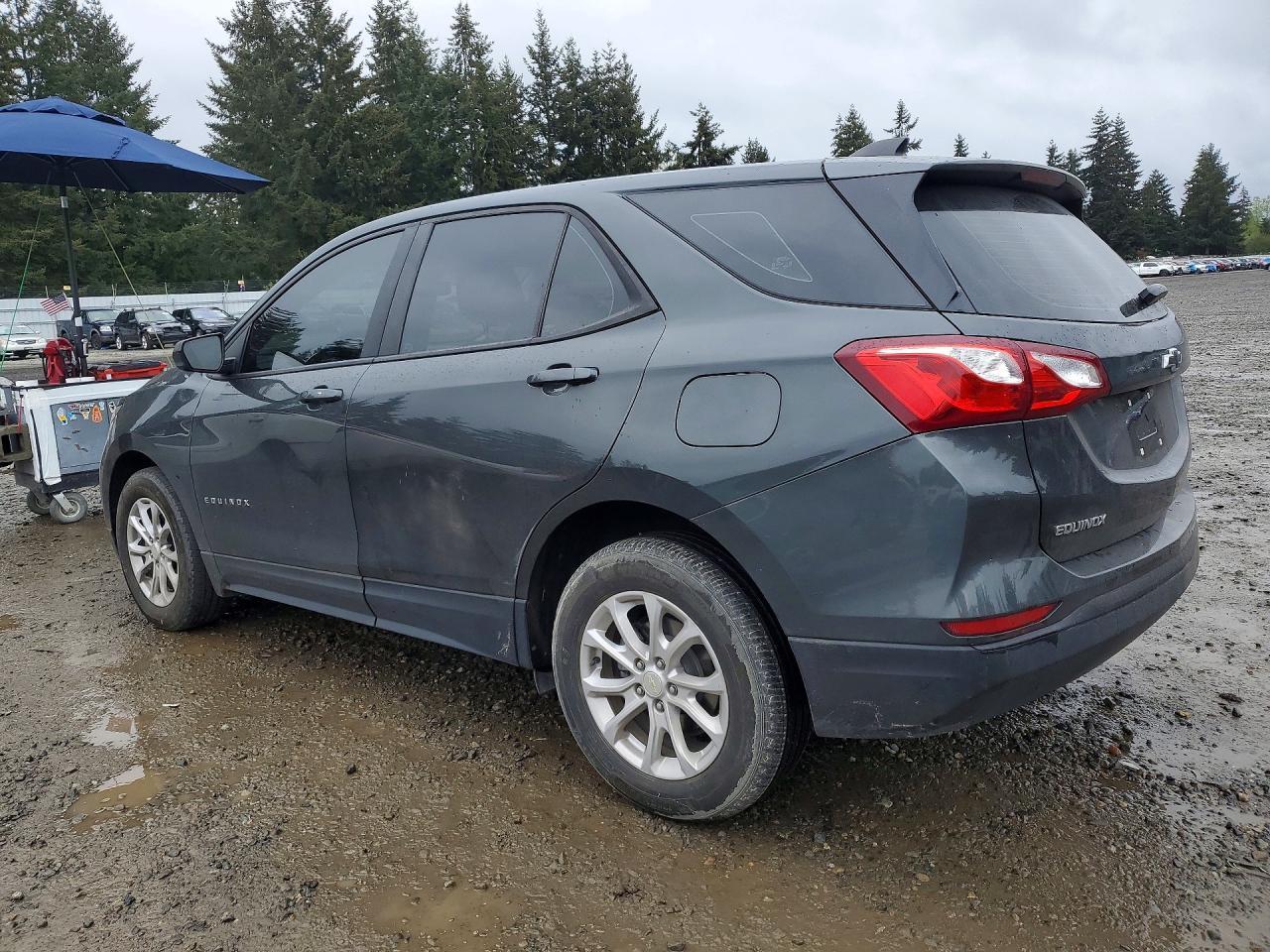 2020 Chevrolet Equinox Ls - Image 2