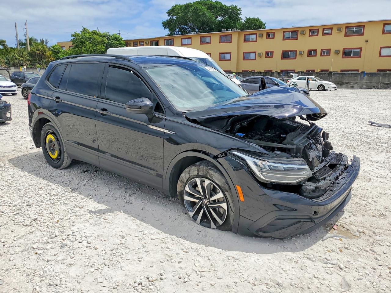 2023 Volkswagen Tiguan S - Фото 4