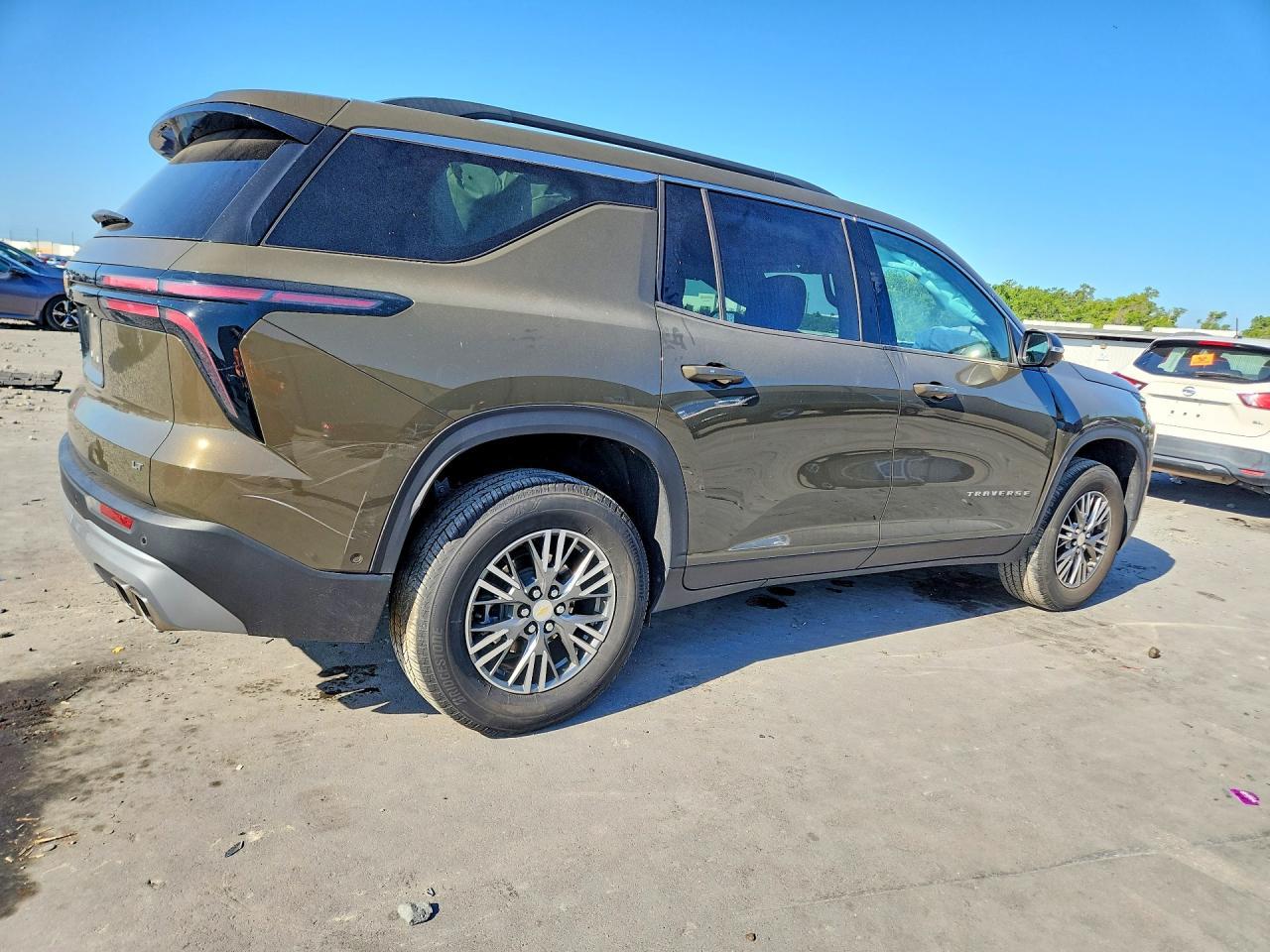 2024 Chevrolet Traverse Lt - Image 3