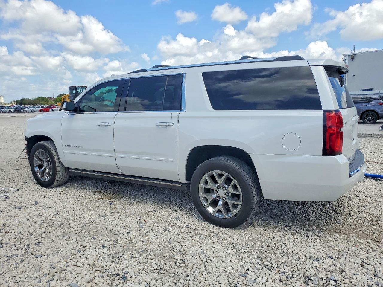 2020 Chevrolet Suburban C1500 Premier - Image 2