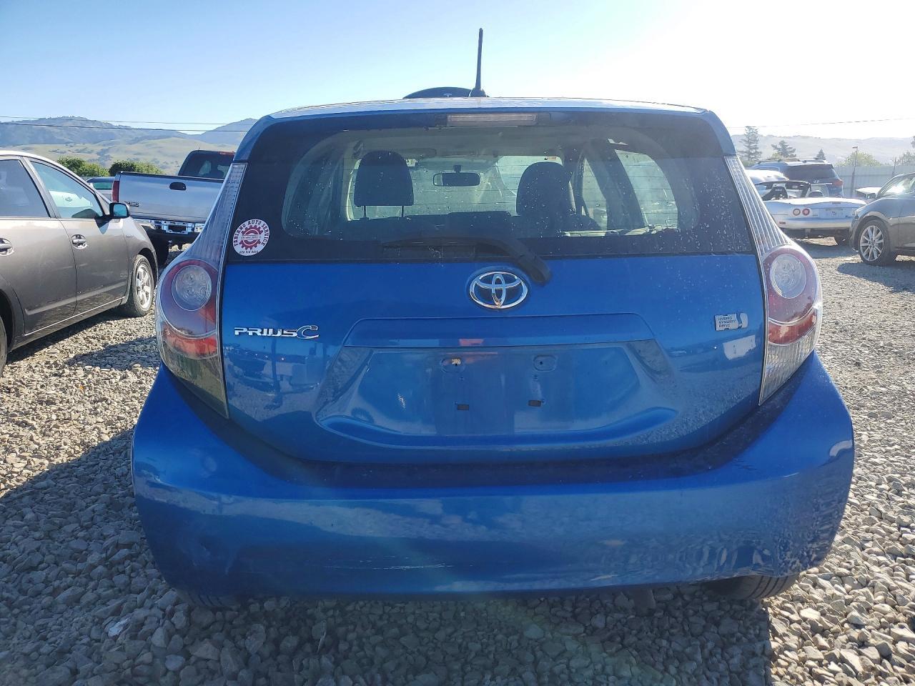 2013 Toyota Prius C Two - Image 6