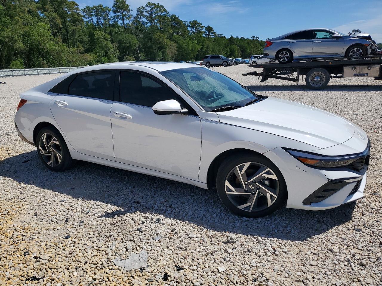 2024 Hyundai Elantra Sel - Image 4
