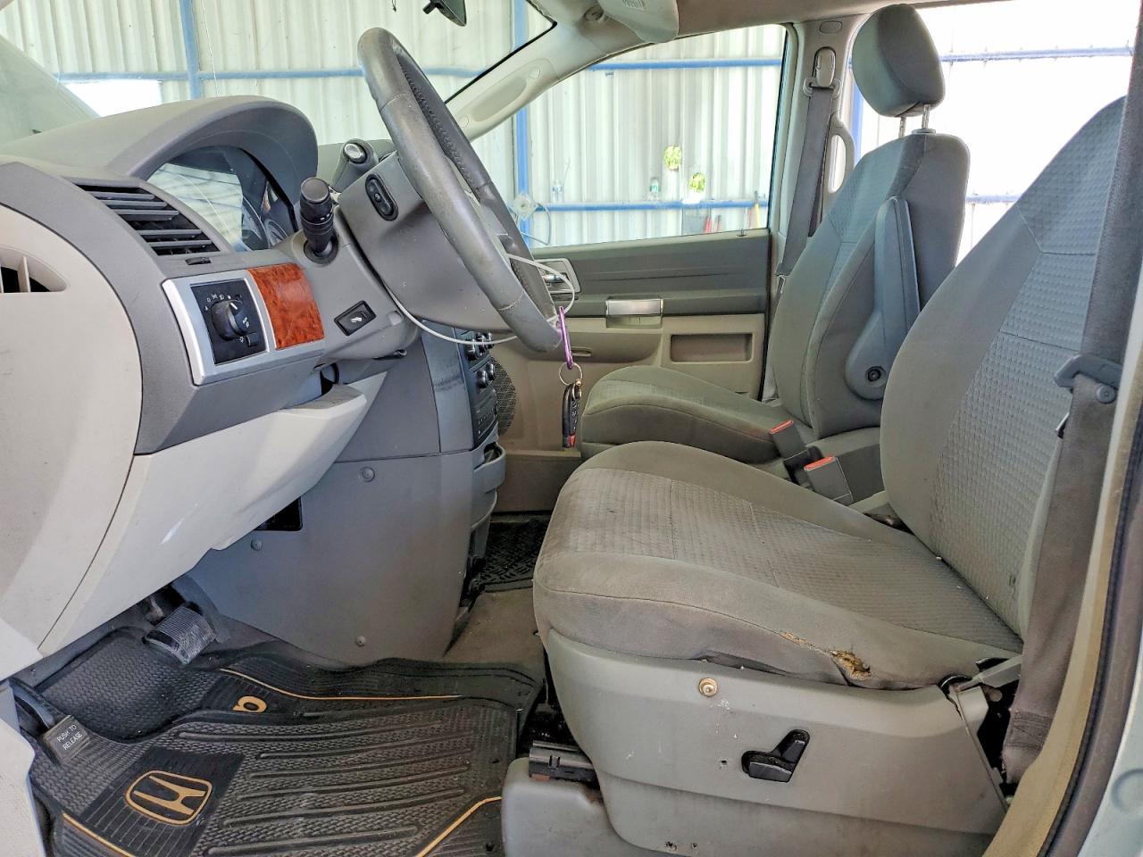 2008 Chrysler Town & Country Touring - Фото 7