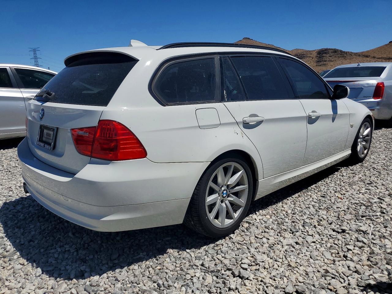 2011 BMW 328 I - Фото 3