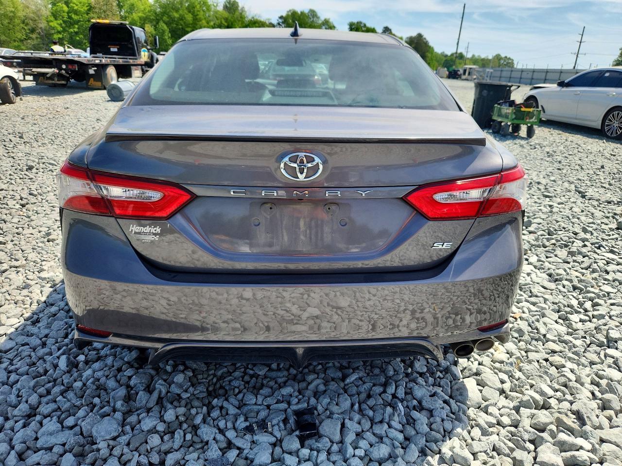 2019 Toyota Camry Se - Фото 6