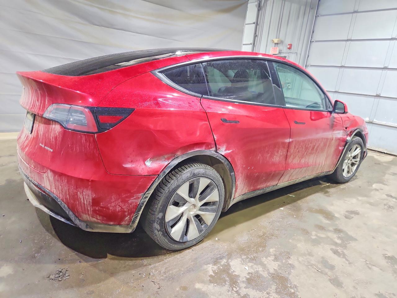 2022 Tesla Model Y - Фото 3