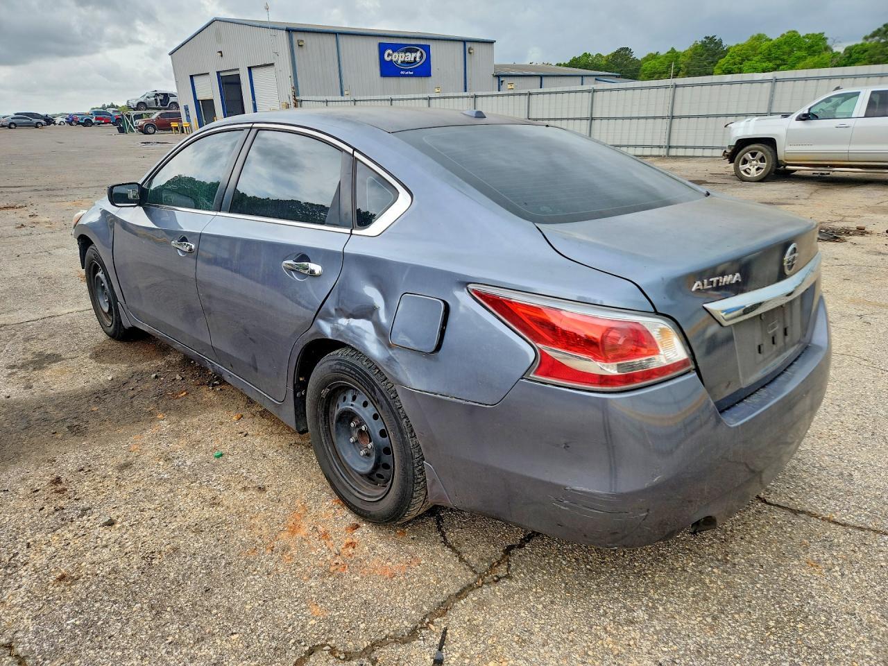 2015 Nissan Altima 2.5 S - Image 2