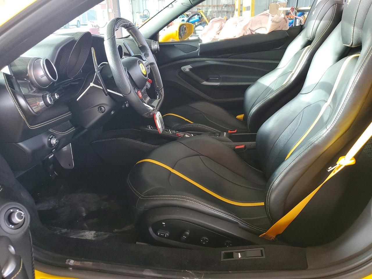 2021 Ferrari F8 Spider - Фото 7