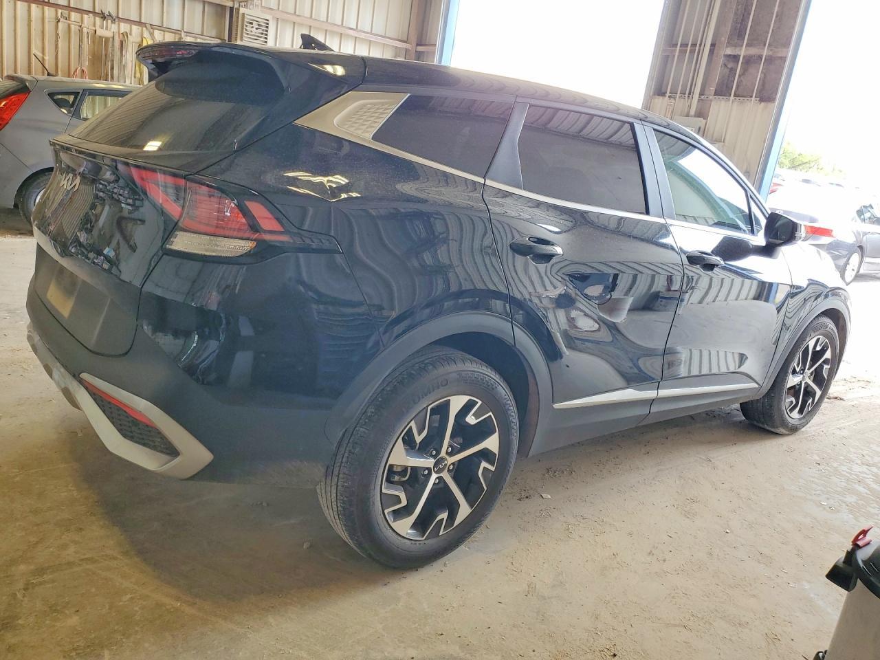 2024 Kia Sportage Ex - Image 3