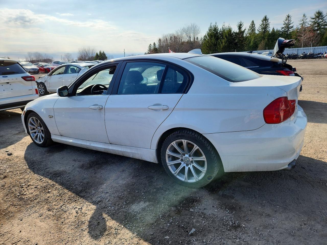 2010 BMW 323 I - Фото 2
