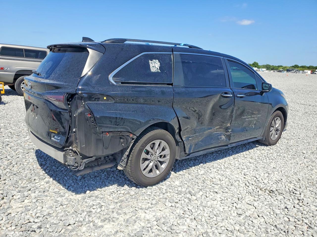 2023 Toyota Sienna Xle - Фото 3