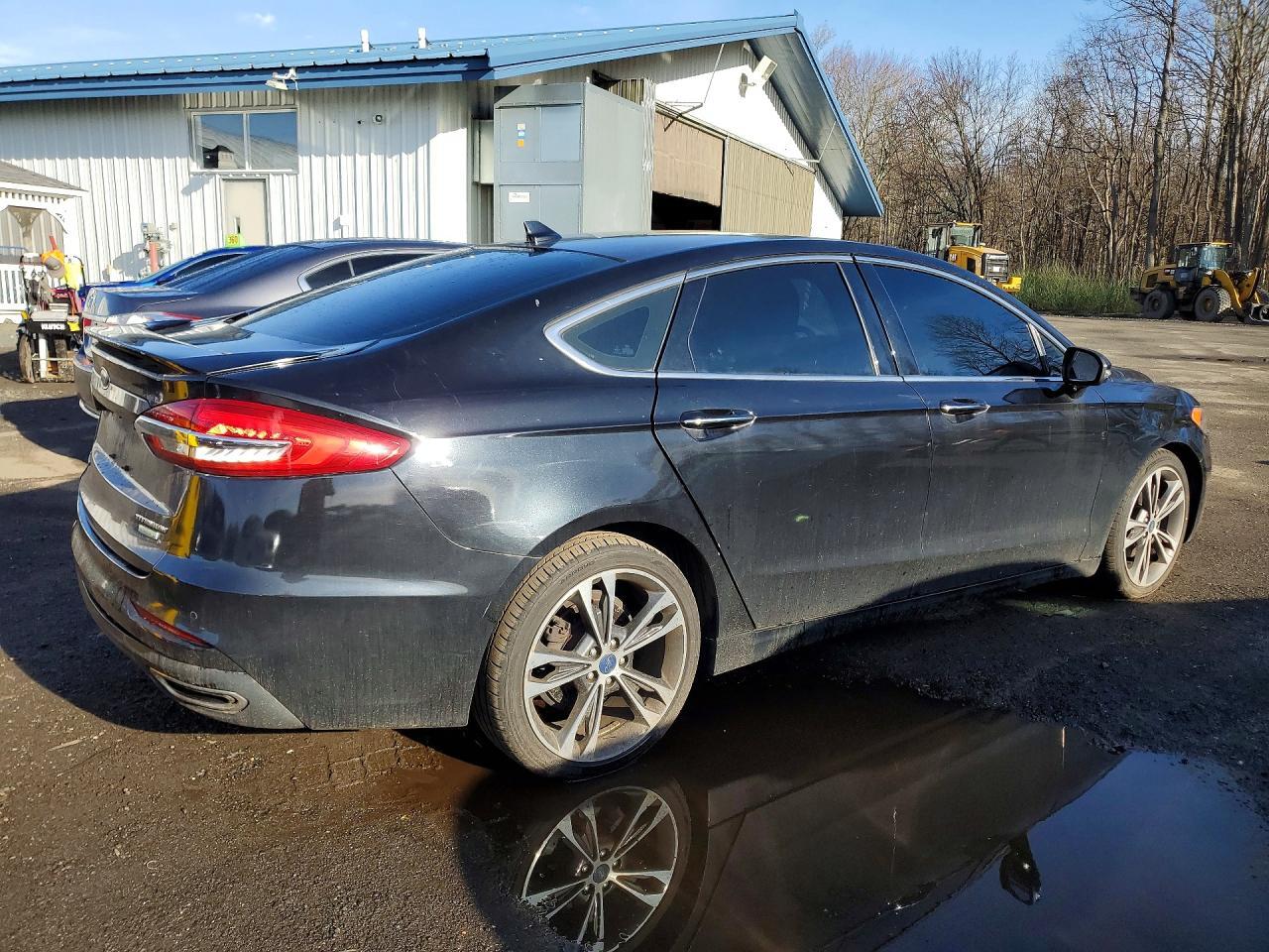 2019 Ford Fusion Titanium - Image 3