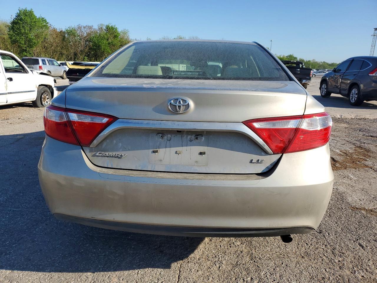 2016 Toyota Camry Le - Фото 6