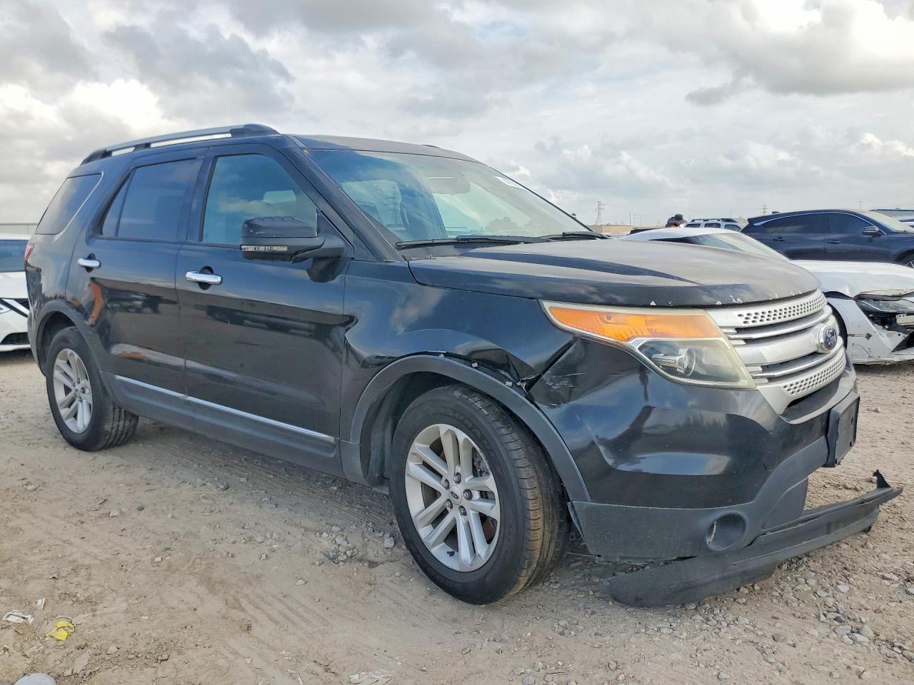 2015 Ford Explorer Xlt - Image 4