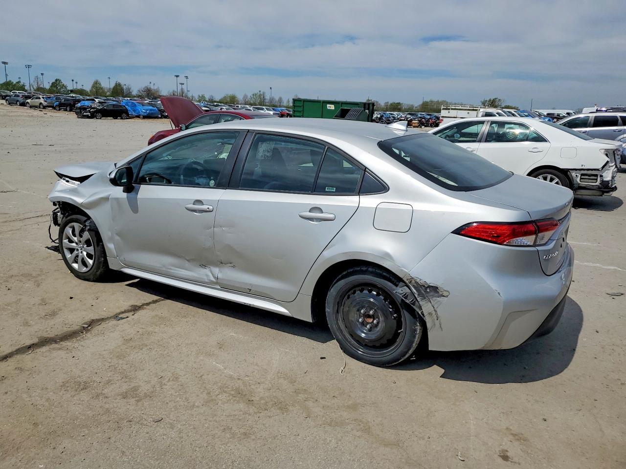 2025 Toyota Corolla Le - Фото 2