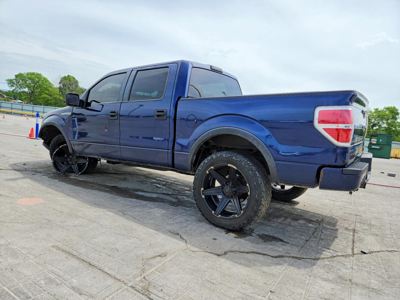 2009 Ford F150 Supercrew - Image 2