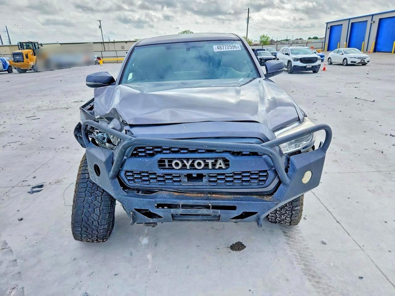 2017 Toyota Tacoma Trd Off-Road - Image 5