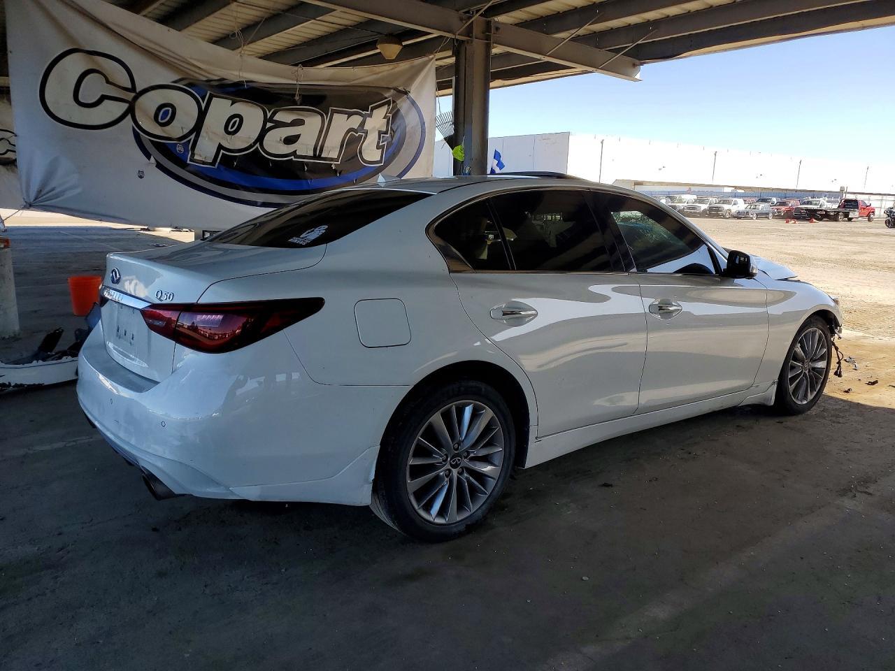 2021 Infiniti Q50 Luxe - Фото 3