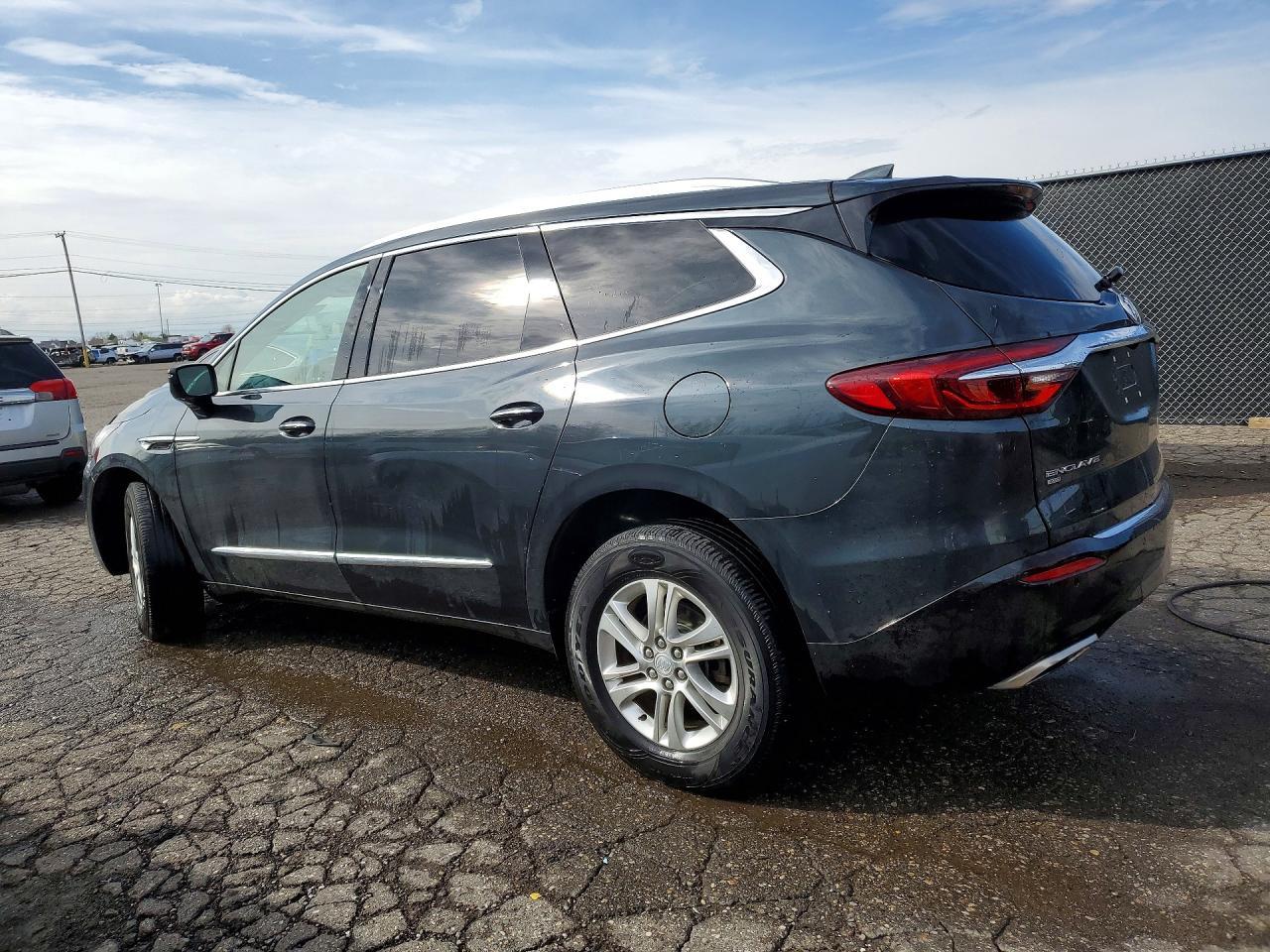 2020 Buick Enclave Essence - Image 2