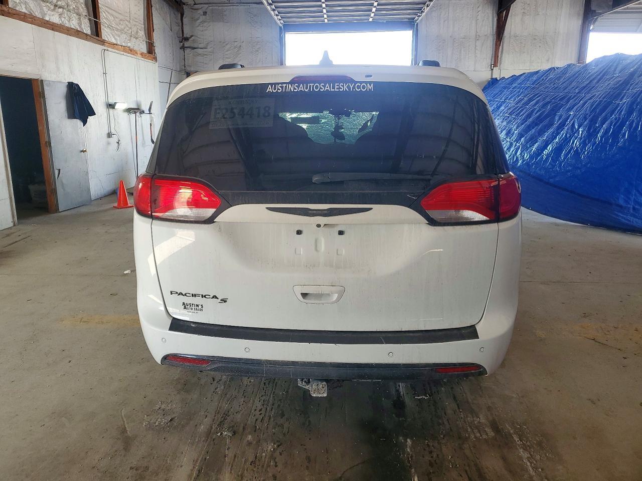 2018 Chrysler Pacifica Touring Plus - Фото 6