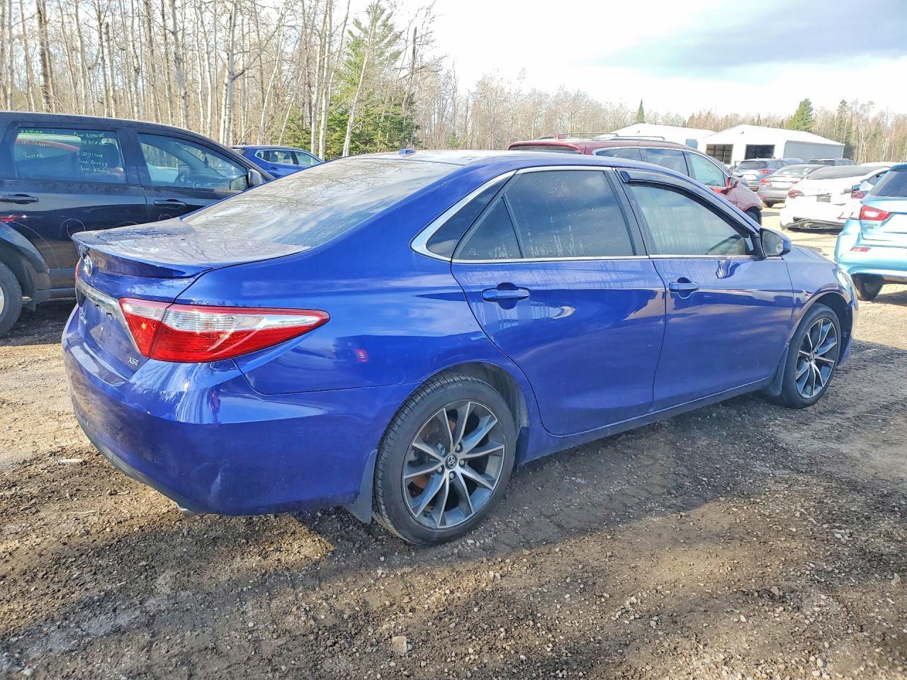 2015 Toyota Camry Le - Фото 3