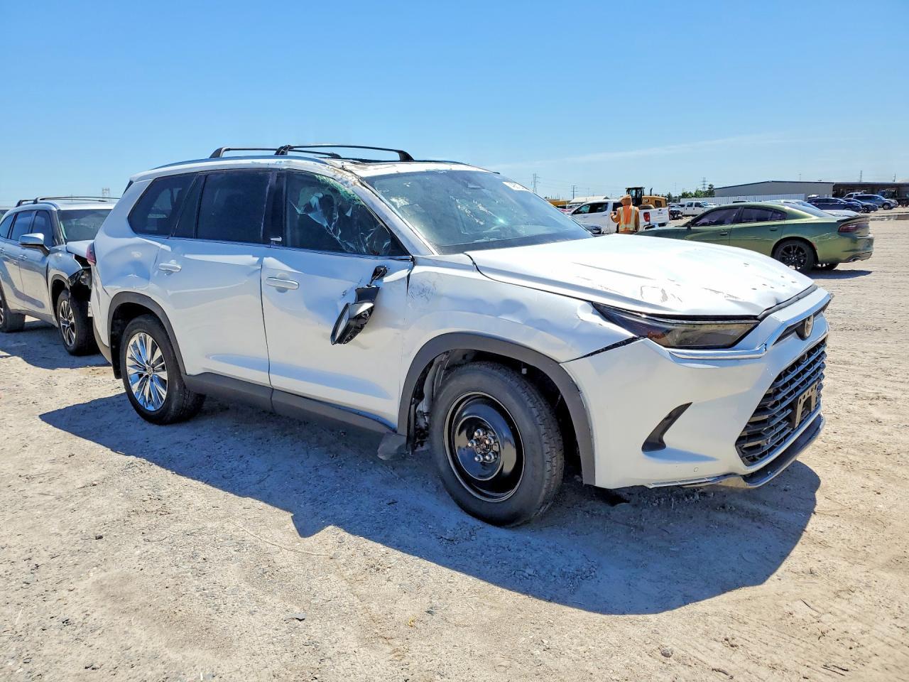 2024 Toyota Grand Highlander Platinum - Image 4