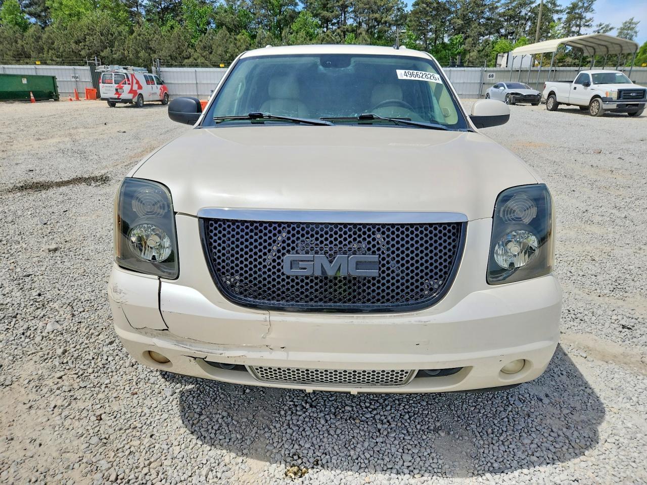 2009 GMC Yukon Denali - Image 5