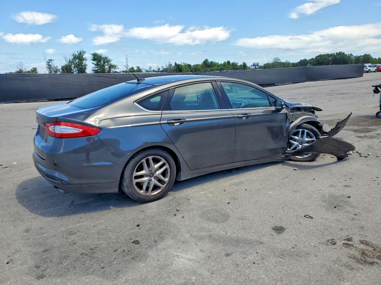 2015 Ford Fusion Se - Фото 3