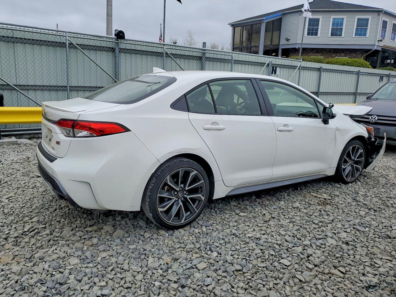 2021 Toyota Corolla Se - Фото 3